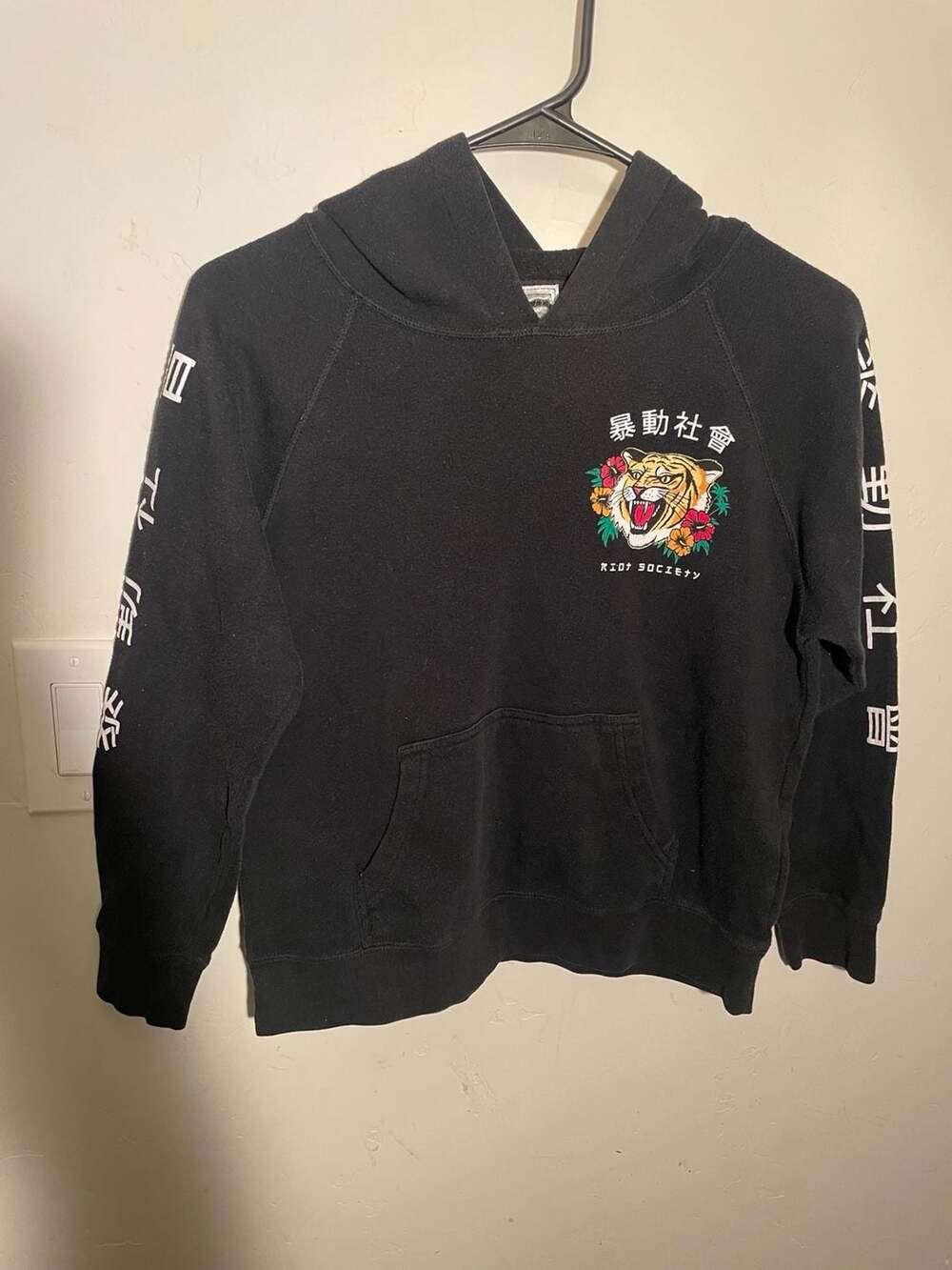 Riot Society Tiger Graphic Hoodie Black Size‎ M